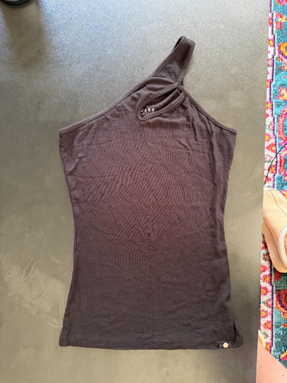 Guess one shoulder top